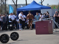 strongman-201200090