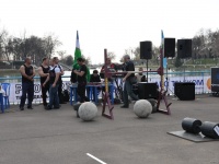 strongman-201200098