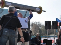 strongman-201200152