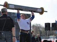 strongman-201200153