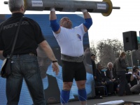 strongman-201200163