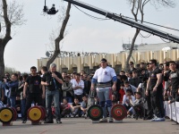 strongman-201200208