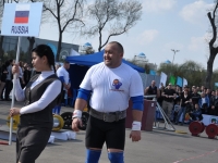 strongman-201200015