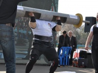 strongman-201200114