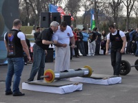 strongman-201200170