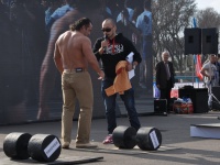 strongman-201200175