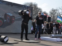 strongman-201200182