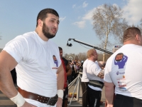 strongman-201200240