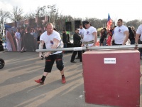 strongman-201200244