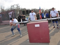 strongman-201200245