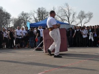 strongman-201200249