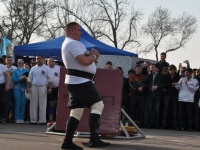 strongman-201200252