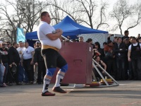 strongman-201200261