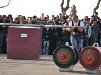 strongman-201200282