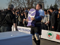 strongman-201200335