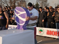 strongman-201200337