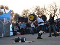 strongman-end-2012015