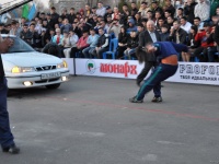 strongman-end-2012031